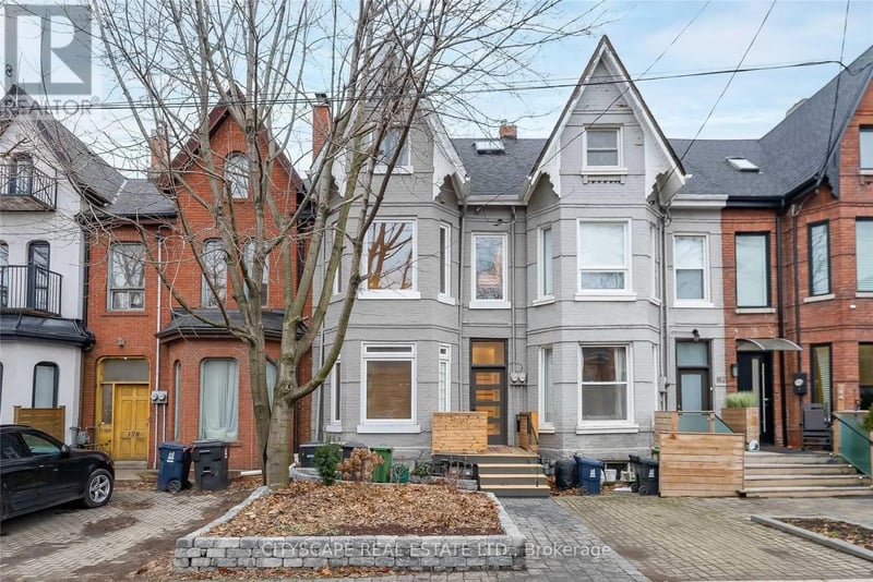 ##2 Upper 180 Strachan Avenue, Toronto (Niagara), Ontario, M6J2S9, Toronto (Niagara), Ontario — photo 1 of 5