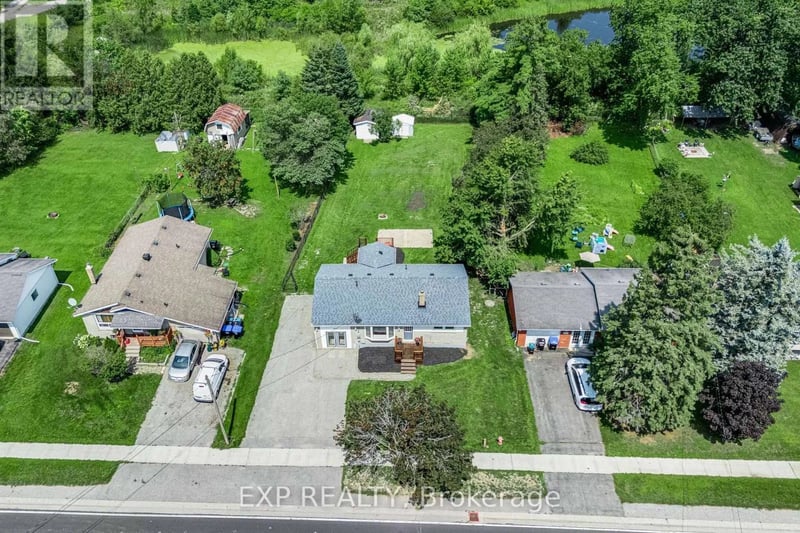 1990 Victoria Street, Innisfil (Stroud), Ontario, L9S1K2, Innisfil (Stroud), Ontario — photo 1 of 5