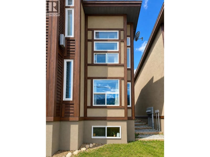 #3 1110 11th Avenue South, Golden, British Columbia, V0A1H0, Golden, British Columbia — photo 1 of 5
