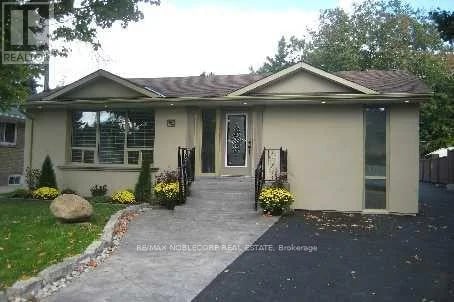 102 Humber Crescent, King (King City), Ontario, L0G1K0, King (King City), Ontario — photo 1 of 5