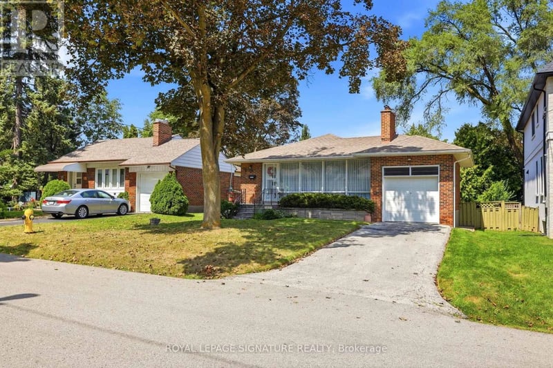 40 Kirk Bradden Road East, Toronto (Stonegate-Queensway), Ontario, M8Y2E7, Toronto (Stonegate-Queensway), Ontario — photo 1 of 5