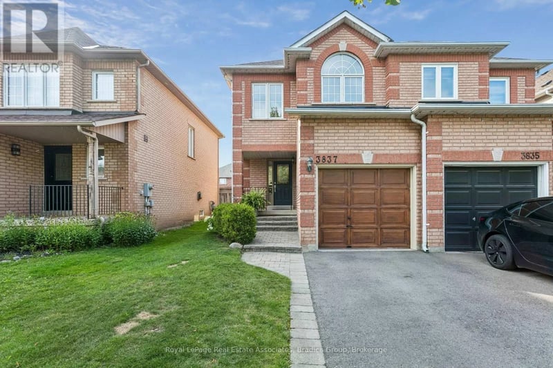 3837 Forest Bluff Crescent, Mississauga (Lisgar), Ontario, L5N7V1, Mississauga (Lisgar), Ontario — photo 1 of 5