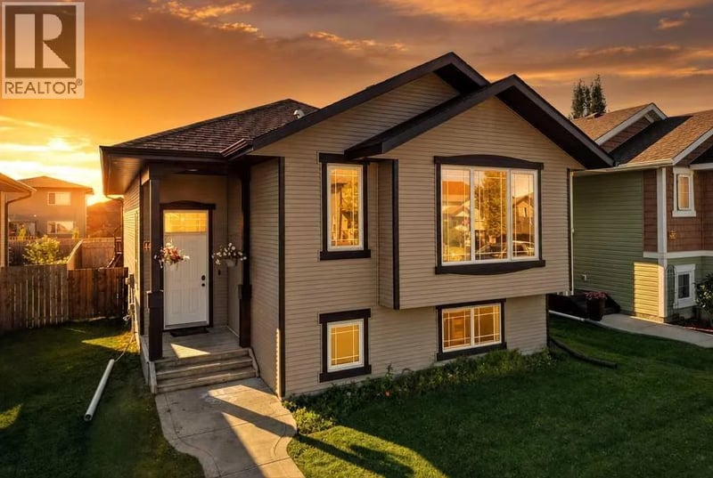4407 54 Street, Rocky Mountain House, Alberta, T4T0B2, Rocky Mountain House, Alberta — photo 1 of 5