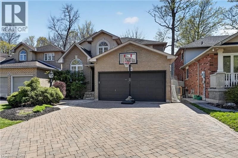 734 BRIGADOON Drive, Hamilton, Ontario, L9C7S2, Hamilton, Ontario — photo 1 of 5
