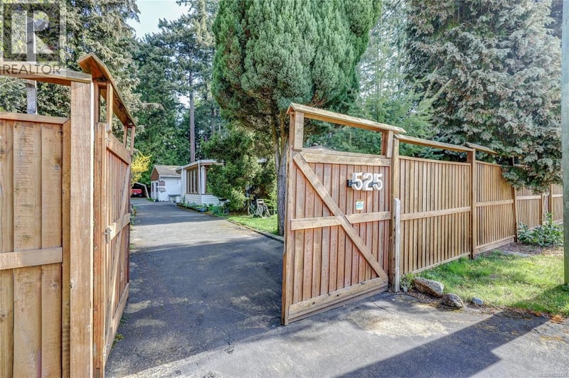 525 Pioneer Crescent, Parksville, British Columbia, V9V1V2, Parksville, British Columbia — photo 1 of 5
