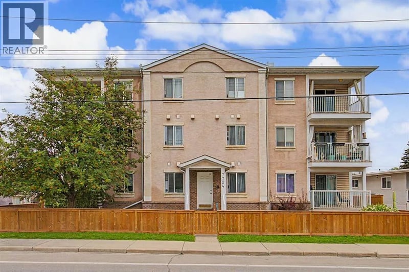 7724 Bowness Road Northwest, Calgary, Alberta, T3B0H1, Calgary, Alberta — photo 1 of 5