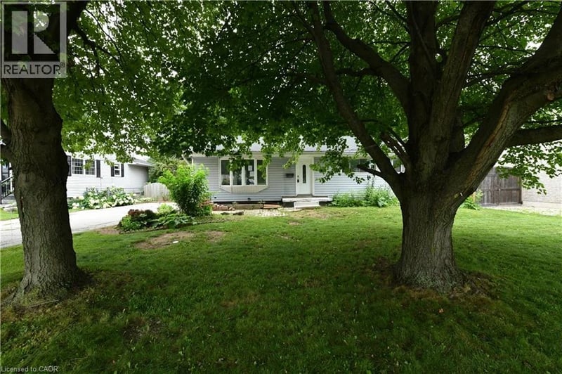 15 MILLER Drive, Ancaster, Ontario, L9H2H9, Ancaster, Ontario — photo 1 of 5
