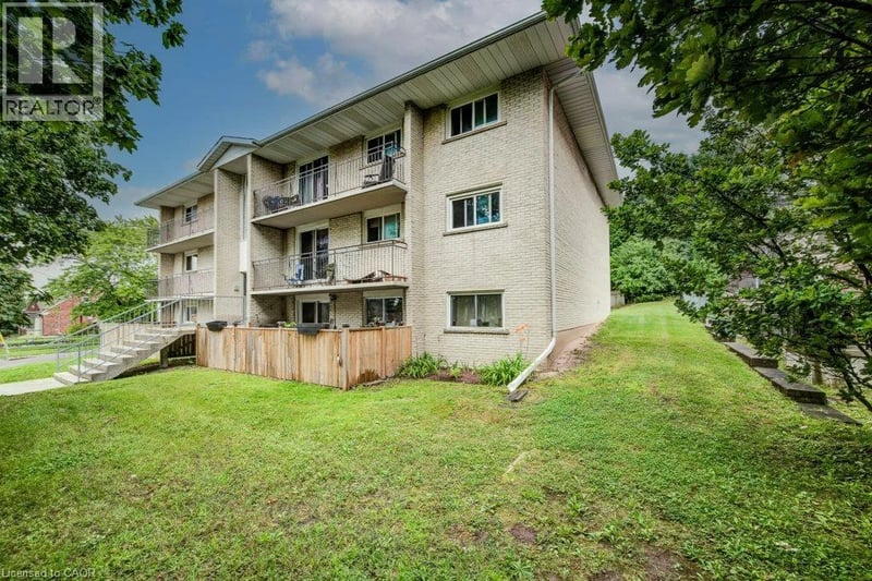 #3 317 ERB Street West, Waterloo, Ontario, N2L1W4, Waterloo, Ontario — photo 1 of 5