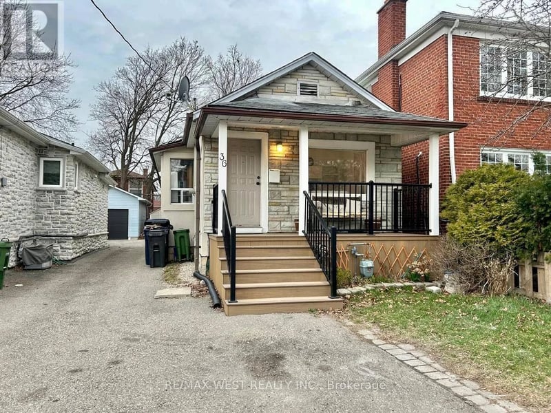 36 Fourteenth Street East, Toronto (New Toronto), Ontario, M8V3H9, Toronto (New Toronto), Ontario — photo 1 of 5