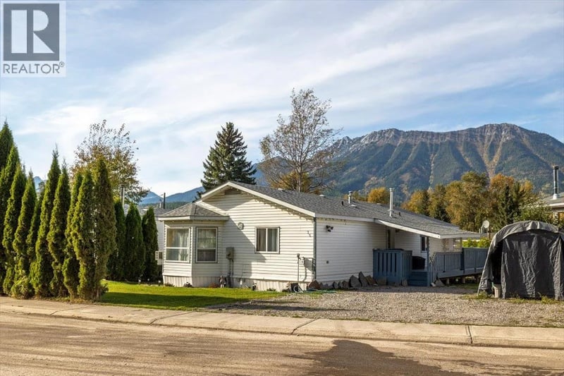 35 Slalom Drive, Fernie, British Columbia, V0B1M4, Fernie, British Columbia — photo 1 of 5