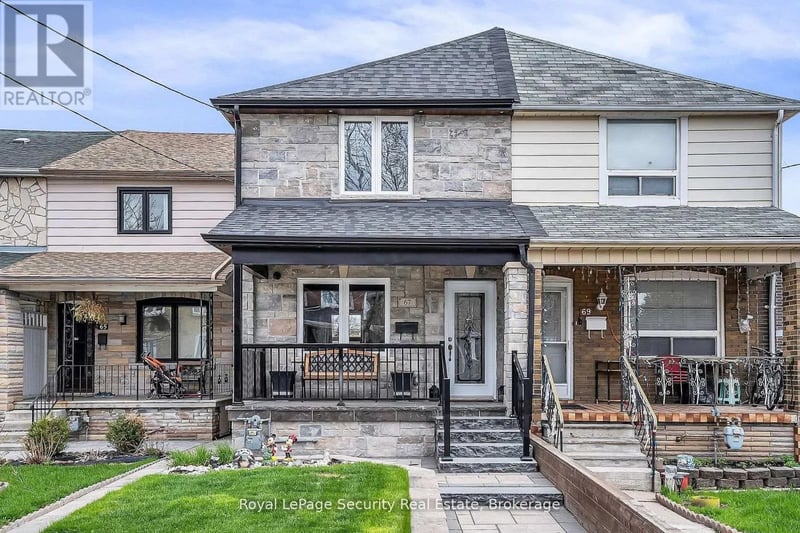 67 Northland Avenue, Toronto (Rockcliffe-Smythe), Ontario, M6N2C9, Toronto (Rockcliffe-Smythe), Ontario — photo 1 of 5