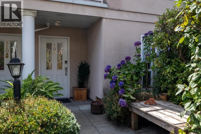 #109 225 6TH Street, North Vancouver, British Columbia, V7L1P4, North Vancouver, British Columbia — photo 1 of 5