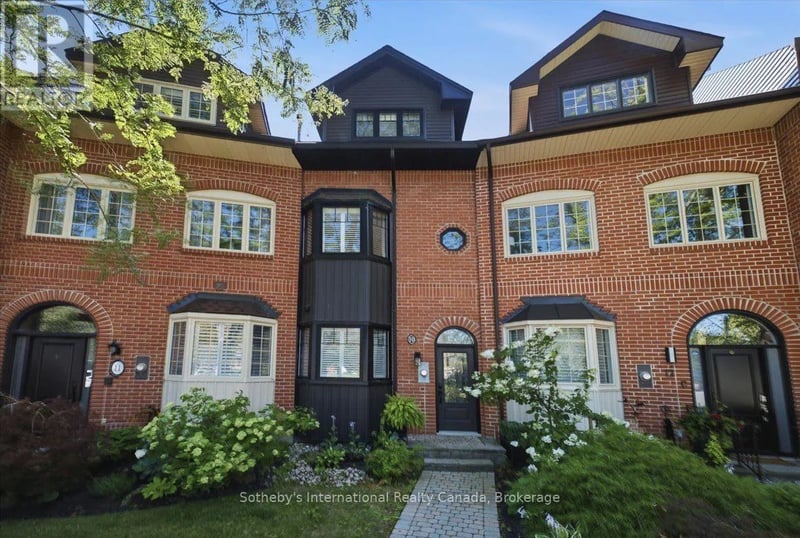 10 Southwind Terrace, Oakville (BR Bronte), Ontario, L6L6K5, Oakville (BR Bronte), Ontario — photo 1 of 5