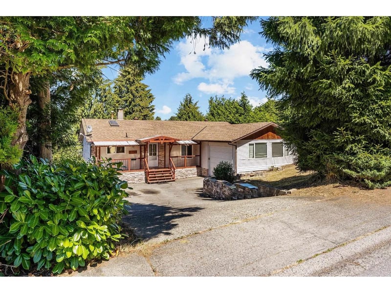 13475 113 Avenue, Surrey, British Columbia, V3R6S9, Surrey, British Columbia — photo 1 of 5