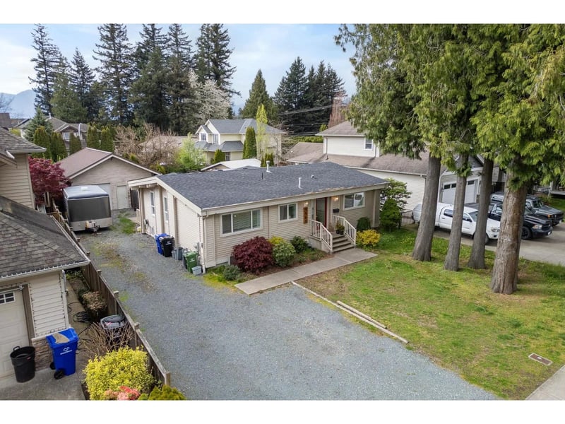 5565 PEACH Road, Chilliwack, British Columbia, V2R5L9, Chilliwack, British Columbia — photo 1 of 5