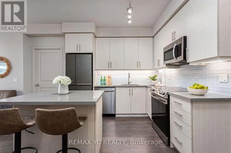 #1012 75 Oneida Crescent, Richmond Hill (Langstaff), Ontario, L4B0H3, Richmond Hill (Langstaff), Ontario — photo 1 of 5