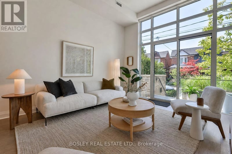 #102 245 Perth Avenue, Toronto (Dovercourt-Wallace Emerson-Junction), Ontario, M6P3X9, Toronto (Dovercourt-Wallace Emerson-Junction), Ontario — photo 1 of 5