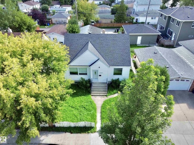 6209 106 ST NW, Edmonton, Alberta, T6H2V1, Edmonton, Alberta — photo 1 of 5