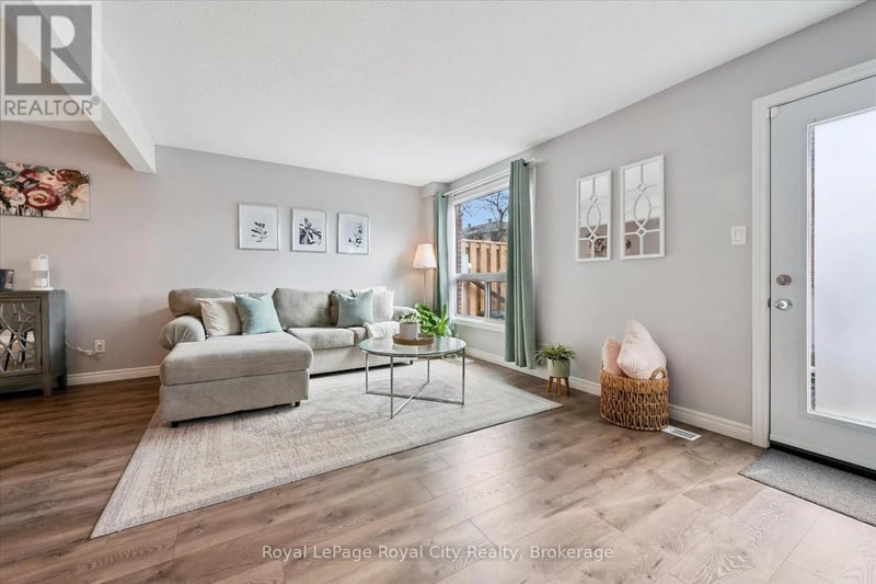 #23 41 Rhonda Road, Guelph (Willow West/Sugarbush/West Acres), Ontario, N1H6H1, Guelph (Willow West/Sugarbush/West Acres), Ontario — photo 1 of 5