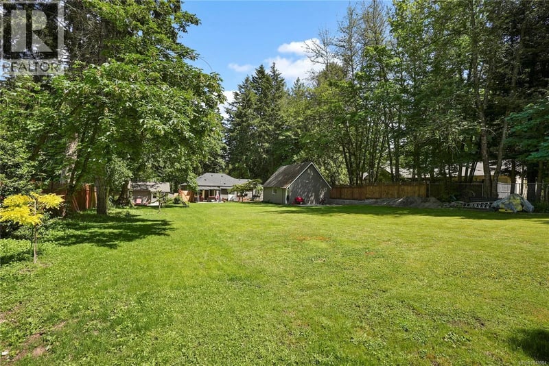 5470 Alderley Road, Saanich, British Columbia, V8Y1X8, Saanich, British Columbia — photo 1 of 5