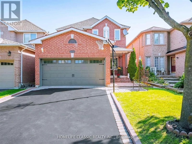 #Lower 423 Flanagan Court, Newmarket (Summerhill Estates), Ontario, L3X2G1, Newmarket (Summerhill Estates), Ontario — photo 1 of 5
