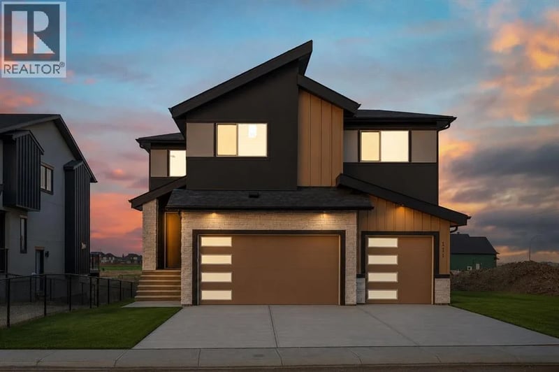 111 North Bridges Garden, Langdon, Alberta, T0J1X3, Langdon, Alberta — photo 1 of 5