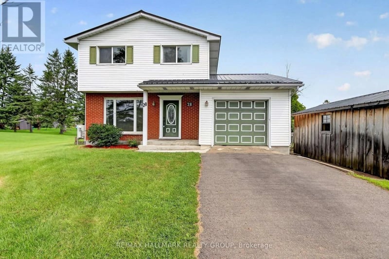 28 Second Street, Edwardsburgh/Cardinal, Ontario, K0E1T1, Edwardsburgh/Cardinal, Ontario — photo 1 of 5