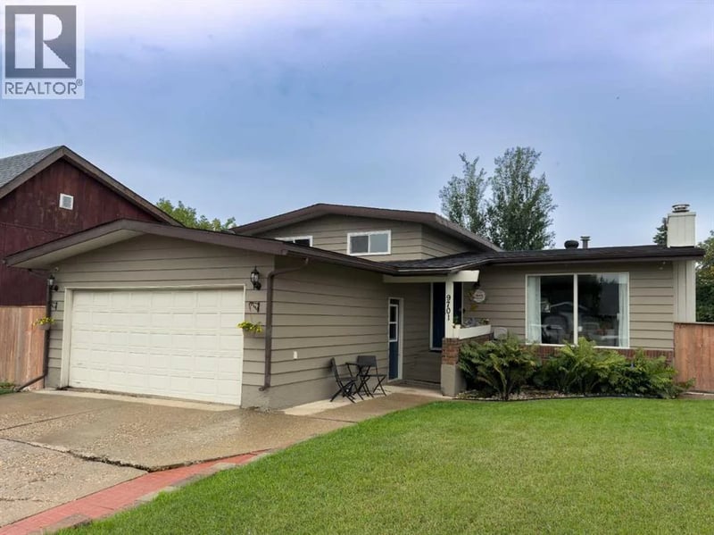 9701 73 Avenue, Peace River, Alberta, T8S1E2, Peace River, Alberta — photo 1 of 5