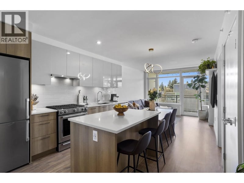 #803 258 NELSON'S Court, New Westminster, British Columbia, V3L0J9, New Westminster, British Columbia — photo 1 of 5