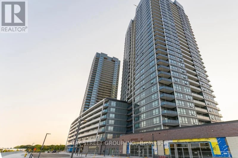 #1005 B 50 Upper Mall Way South, Vaughan (Brownridge), Ontario, L4J0L8, Vaughan (Brownridge), Ontario — photo 1 of 5