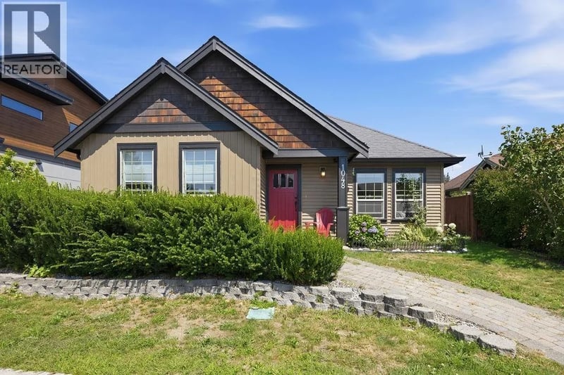 1048 WOODSWORTH Road, Gibsons, British Columbia, V0N1V7, Gibsons, British Columbia — photo 1 of 5