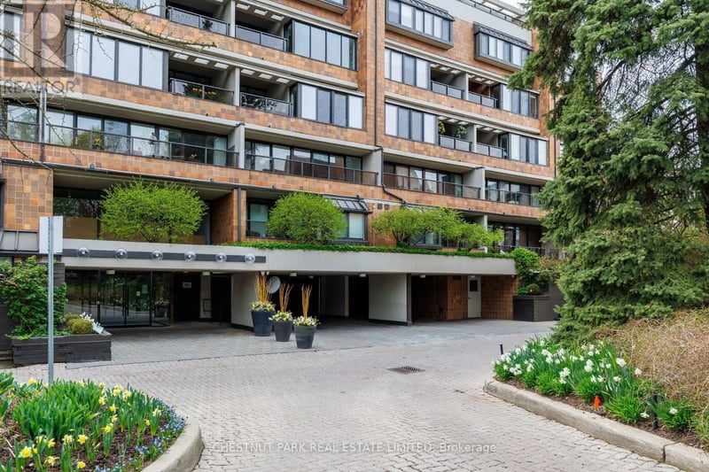 #203 40 Oaklands Avenue, Toronto (Yonge-St. Clair), Ontario, M4V2Z3, Toronto (Yonge-St. Clair), Ontario — photo 1 of 5