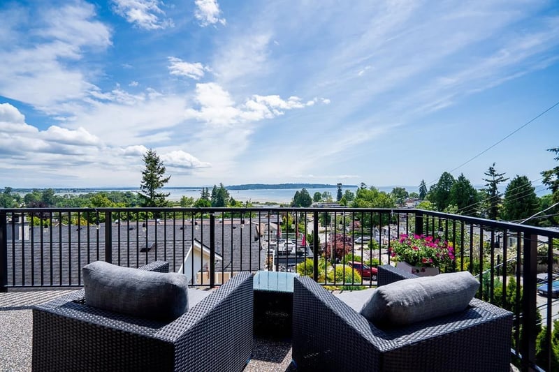 976 PARKER Street, White Rock, British Columbia, V4B4R4, White Rock, British Columbia — photo 1 of 5