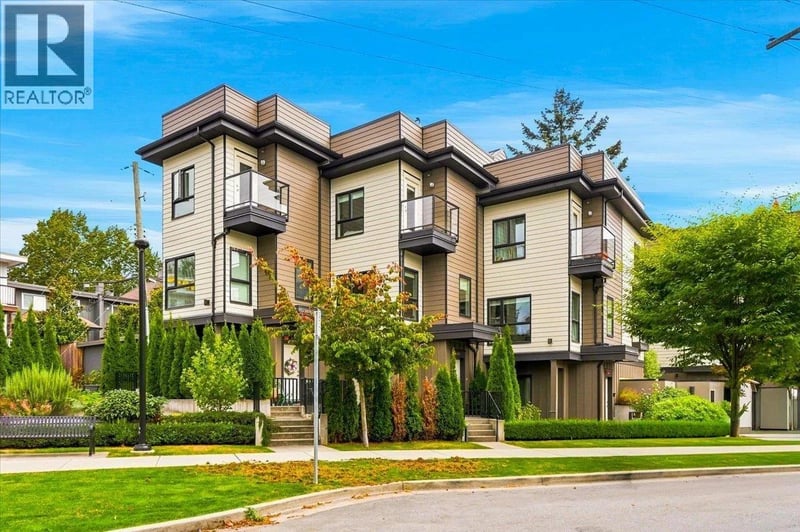 226 8TH Street, North Vancouver, British Columbia, V7L1Z1, North Vancouver, British Columbia — photo 1 of 5