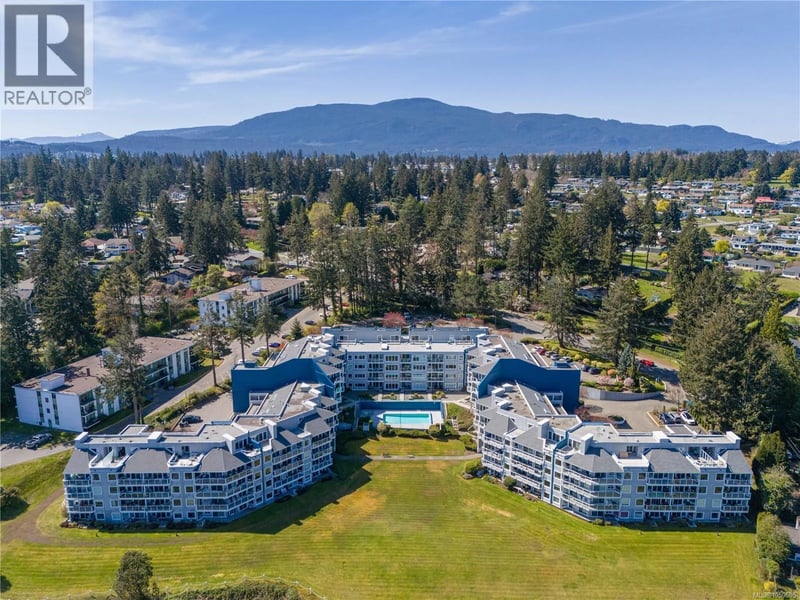 #208 2562 Departure Bay Road, Nanaimo, British Columbia, V9S5P1, Nanaimo, British Columbia — photo 1 of 5
