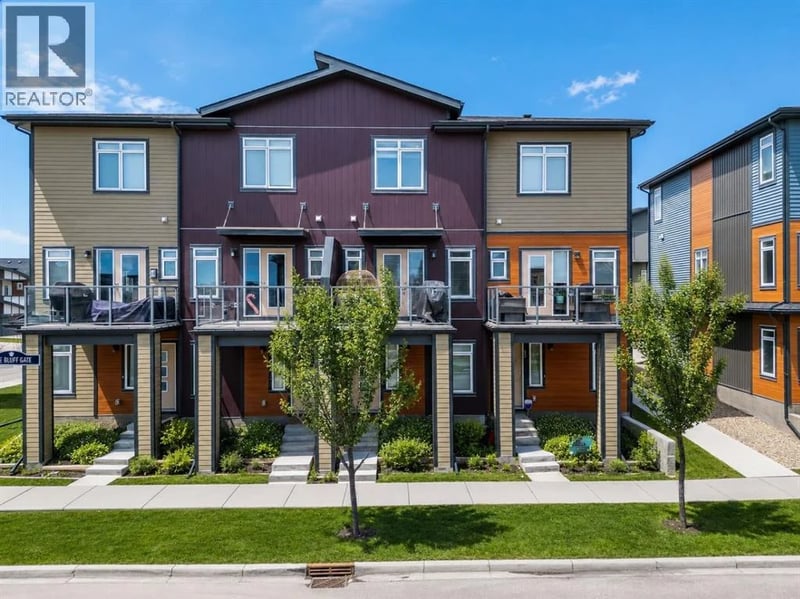 11 Sage Bluff Gate Northwest, Calgary, Alberta, T3R1T5, Calgary, Alberta — photo 1 of 5