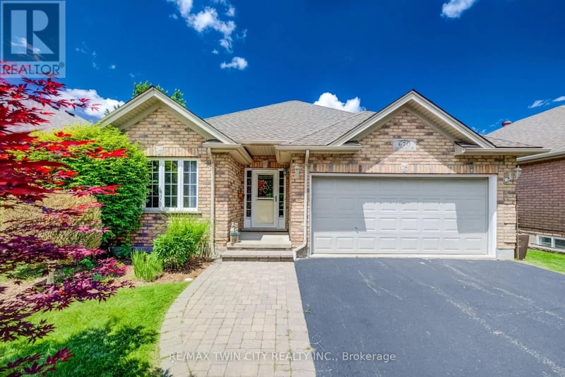 670 Salzburg Drive, Waterloo, Ontario, N2V2N8, Waterloo, Ontario — photo 1 of 5