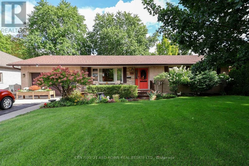 359 Oak Avenue, Strathroy-Caradoc (SW), Ontario, N7G3A9, Strathroy-Caradoc (SW), Ontario — photo 1 of 5