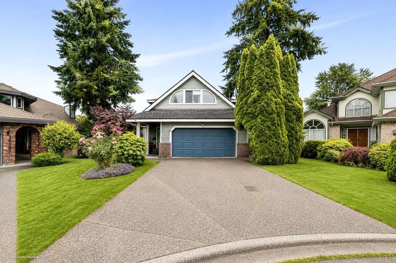 #Upper 16375 MIDDLEGLEN Place, Surrey, British Columbia, V4N1X7, Surrey, British Columbia — photo 1 of 5