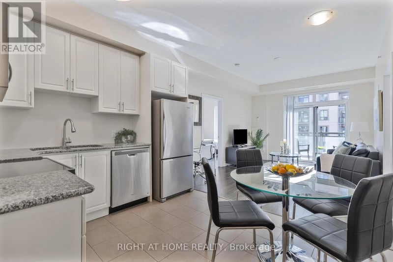 #423 2486 Old Bronte Road, Oakville (WM Westmount), Ontario, L6M4J2, Oakville (WM Westmount), Ontario — photo 1 of 5