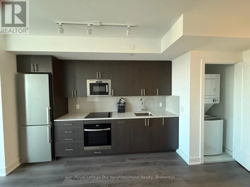#1415 2545 Simcoe Street North, Oshawa (Windfields), Ontario, L1L0W3, Oshawa (Windfields), Ontario — photo 1 of 5