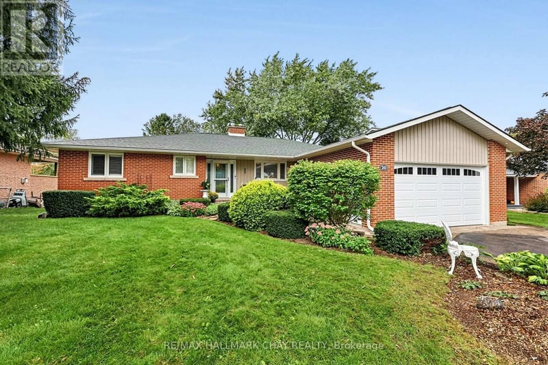 20 Rodcliff Road, New Tecumseth (Tottenham), Ontario, L0G1W0, New Tecumseth (Tottenham), Ontario — photo 1 of 5