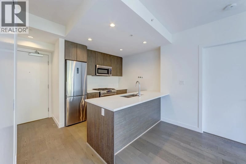 #10XX 9060 UNIVERSITY Crescent, Burnaby, British Columbia, V5A0E1, Burnaby, British Columbia — photo 1 of 5