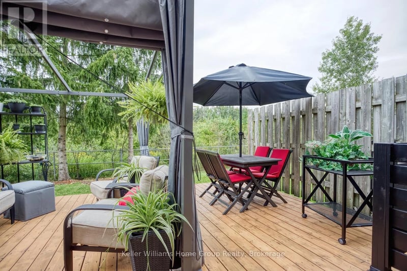 #21 30 Imperial Road South, Guelph (Willow West/Sugarbush/West Acres), Ontario, N1K1Y1, Guelph (Willow West/Sugarbush/West Acres), Ontario — photo 1 of 5