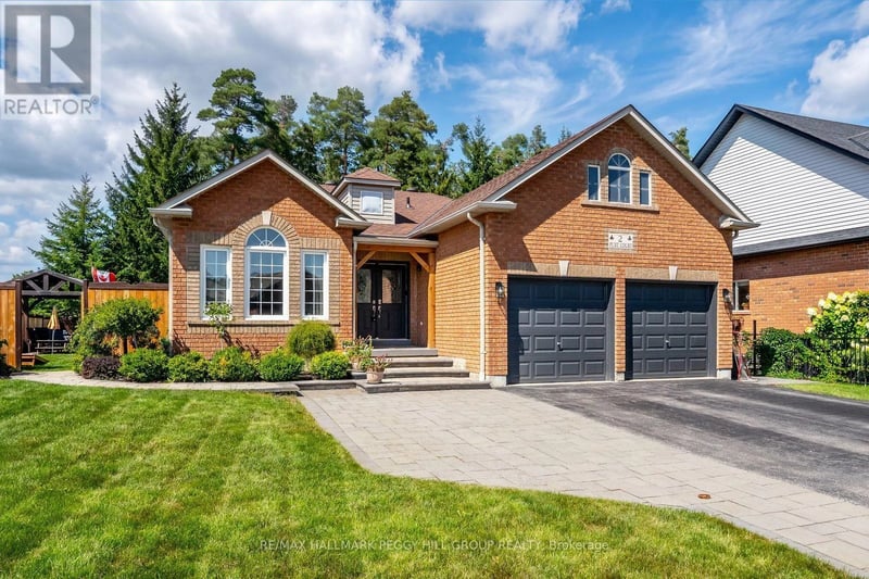 2 Purt Court, Barrie (Bayshore), Ontario, L4N9K7, Barrie (Bayshore), Ontario — photo 1 of 5