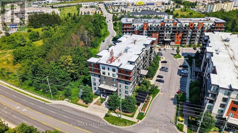 ##304 300 Essa Road, Barrie (400 West), Ontario, L4N9Y4, Barrie (400 West), Ontario — photo 1 of 5