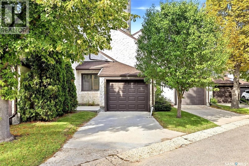 1508 Jubilee AVENUE, Regina, Saskatchewan, S4S3T2, Regina, Saskatchewan — photo 1 of 5