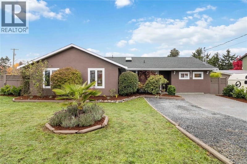 6756 Central Saanich Road, Central Saanich, British Columbia, V8Z5V2, Central Saanich, British Columbia — photo 1 of 5