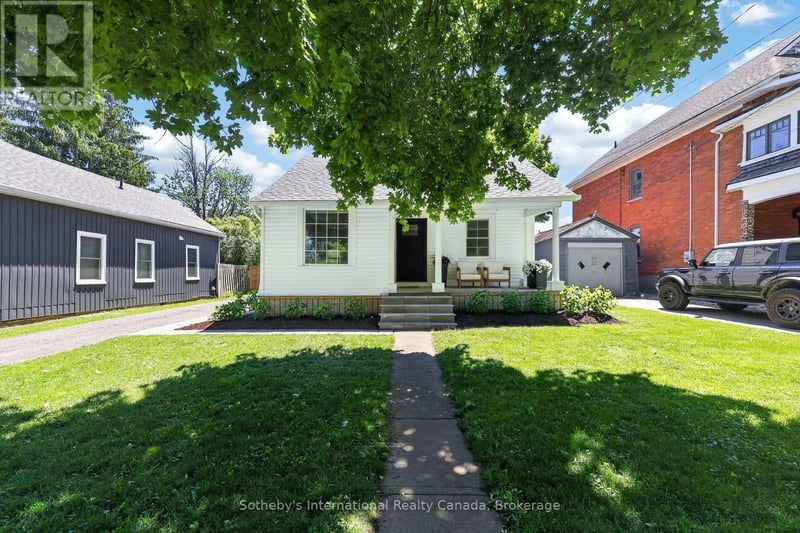 131 Bruce Street South, Blue Mountains, Ontario, N0H2P0, Blue Mountains, Ontario — photo 1 of 5