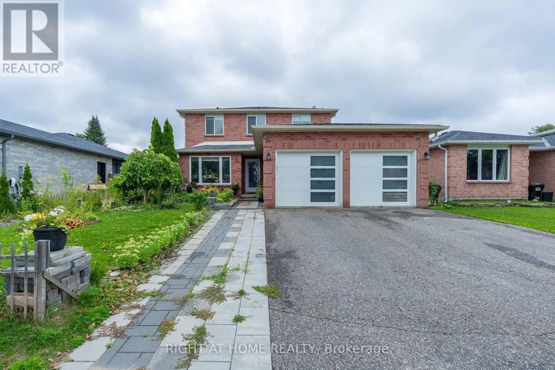 19 Cardinal Street, Barrie (Cundles East), Ontario, L4M6C8, Barrie (Cundles East), Ontario — photo 1 of 5